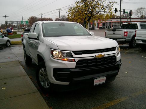 Used 2022 Chevrolet Colorado LT w/ Fleet Safety Package image 4