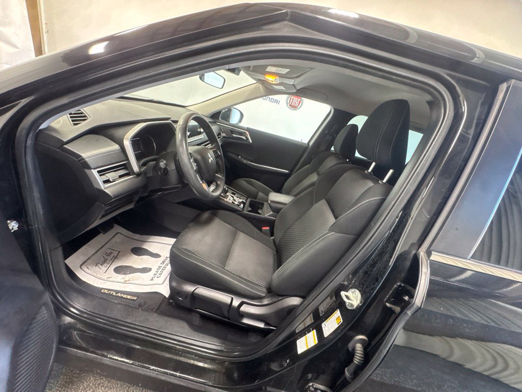 Used 2022 Mitsubishi Outlander ES AWD/4WD image 17