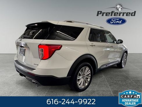 Used 2022 Ford Explorer Limited w/ Equipment Group 301A AWD/4WD image 17