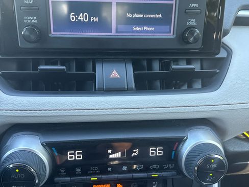Used 2019 Toyota RAV4 XLE w/ Convenience Package AWD/4WD image 9