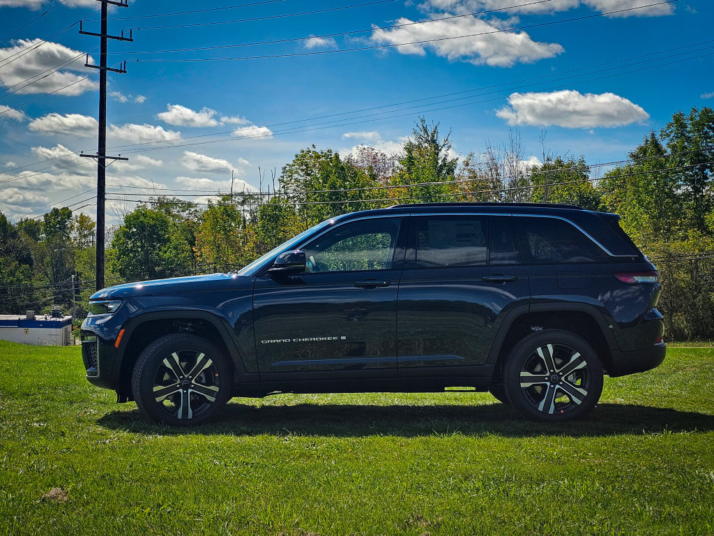 New 2027 Jeep Grand Cherokee Limited AWD/4WD image 6
