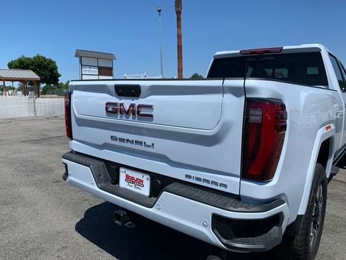 New 2026 GMC Sierra 2500 Denali w/ Denali Reserve Package AWD/4WD image 7