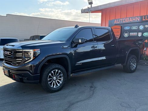 Used 2022 GMC Sierra 1500 AT4 w/ AT4 Premium Package AWD/4WD image 4