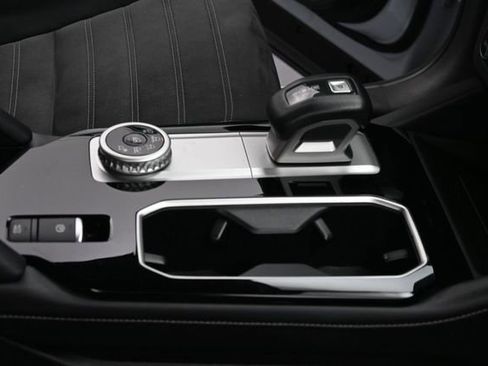 Used 2025 Mitsubishi Outlander SE FWD image 37