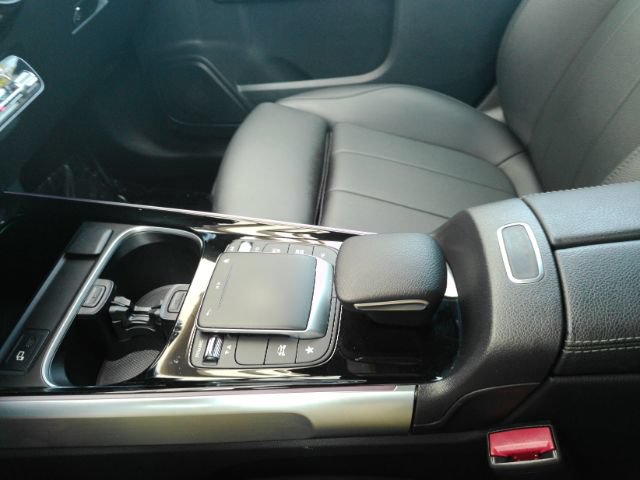 Used 2022 Mercedes-Benz GLB 250 4MATIC w/ Premium Package Lite image 41