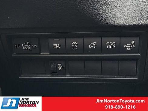 Used 2022 Toyota Tundra SR5 w/ SR5 Convenience Package AWD/4WD image 24
