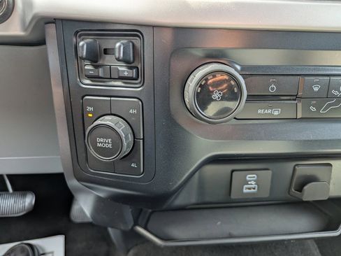 Used 2023 Ford F150 XLT w/ Trailer Tow Package image 19