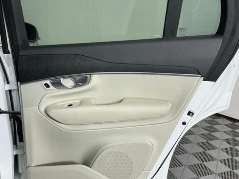Used 2020 Volvo XC90 T5 Momentum FWD image 23