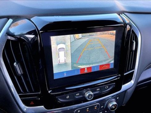 Used 2019 Chevrolet Traverse Premier image 11