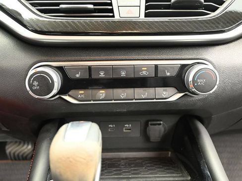 Used 2023 Nissan Altima 2.5 SR w/ SR Premium Package FWD image 14