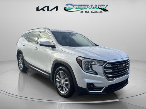 Used 2022 GMC Terrain SLT w/ Tech Package image 1
