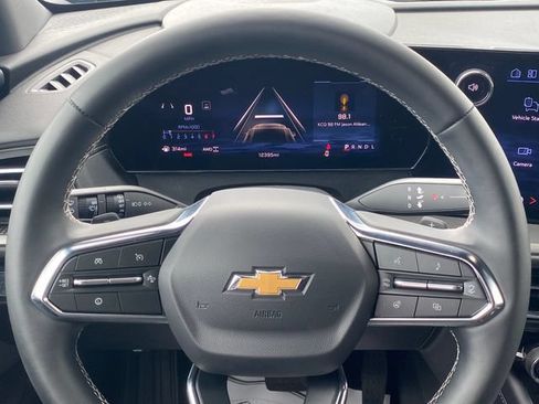 Certified 2026 Chevrolet Traverse LT AWD/4WD image 8