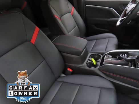 Used 2024 Chevrolet Colorado Z71 w/ Z71 Convenience Package 2 image 25