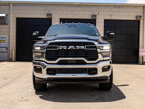 Used 2025 RAM 3500 Big Horn AWD/4WD image 2