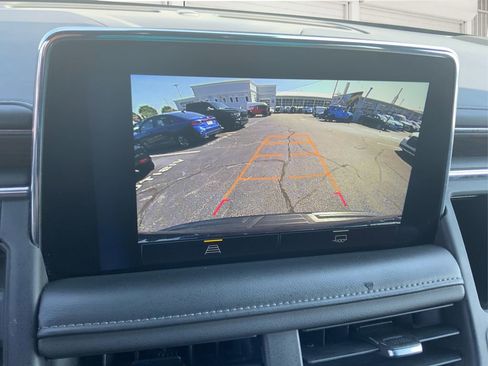 Used 2023 Chevrolet Suburban LT image 24