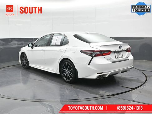 Used 2023 Toyota Camry SE w/ Cold Weather Package image 8