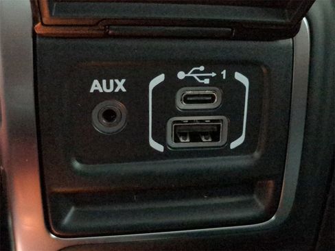 New 2025 Jeep Wrangler Unlimited Rubicon w/ Technology Group image 21