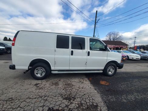 Used 2022 Chevrolet Express 2500 2500 3dr Cargo Van w/ Driver Convenience Package image 6