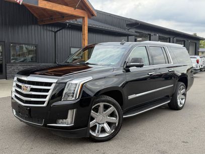 Used 2016 Cadillac Escalade ESV Luxury