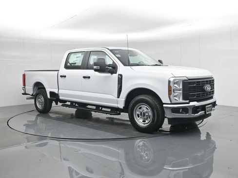 New 2026 Ford F250 XL w/ XL Chrome Package image 9