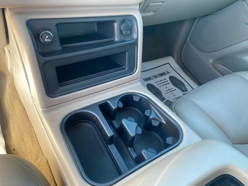 Used 2006 Chevrolet Silverado 1500 LT w/ Onstar Plus Package image 16