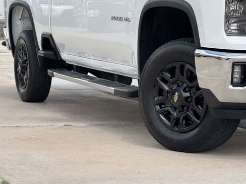 Used 2025 Chevrolet Silverado 2500 LT w/ Convenience Package image 12