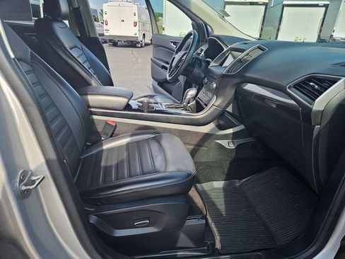 Used 2017 Ford Edge SEL w/ Equipment Group 201A AWD/4WD image 28
