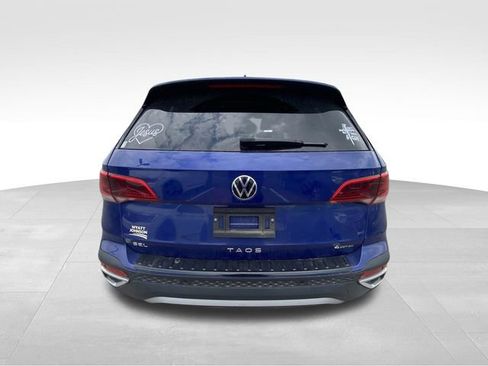 Used 2024 Volkswagen Taos SEL image 9