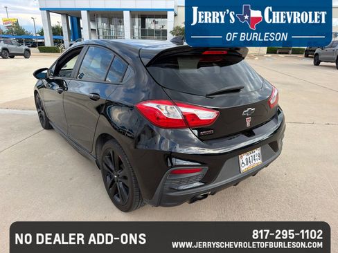 Used 2018 Chevrolet Cruze LT w/ Convenience Package FWD image 9