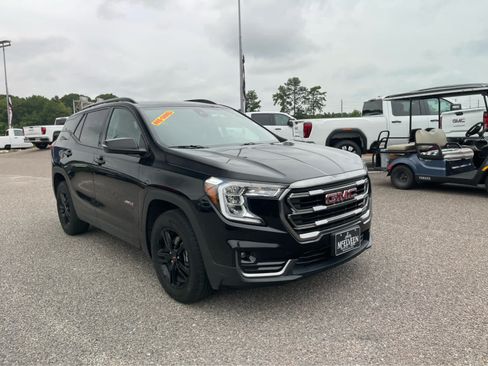 Used 2024 GMC Terrain AT4 AWD/4WD image 3