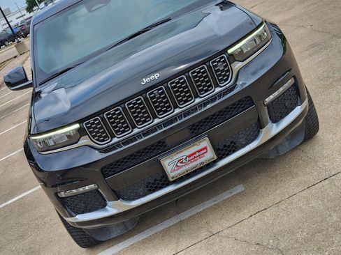 Used 2023 Jeep Grand Cherokee L Summit AWD/4WD image 12