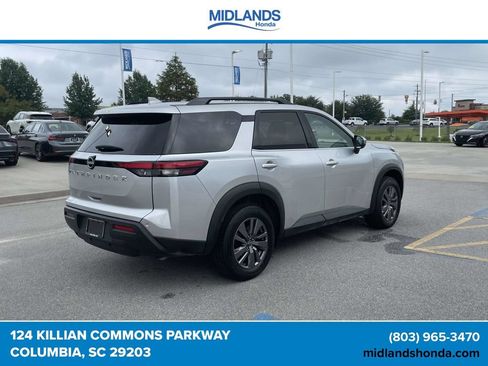 Used 2025 Nissan Pathfinder SV FWD image 6