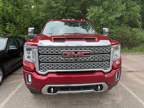 Used 2022 GMC Sierra 2500 Denali AWD/4WD image 2