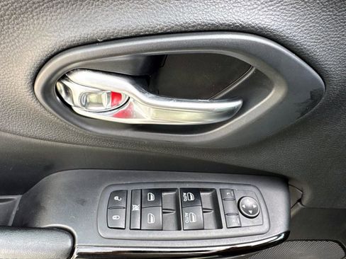 Used 2019 Jeep Cherokee Latitude Plus image 8