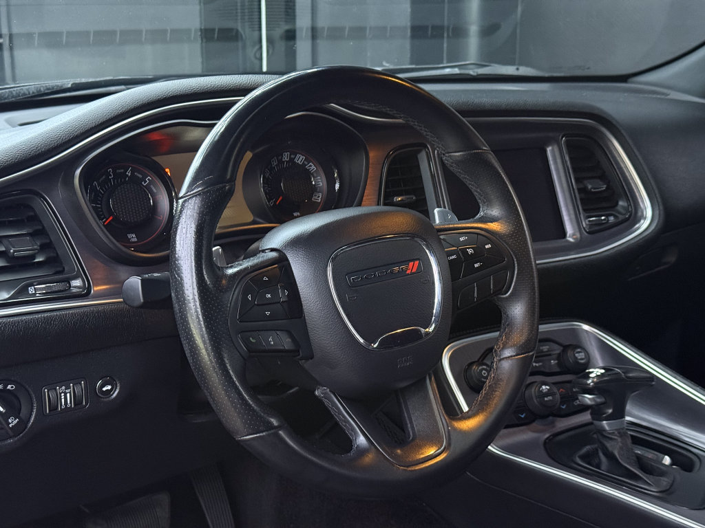 Used 2018 Dodge Challenger R/T w/ Driver Convenience Group RWD image 16