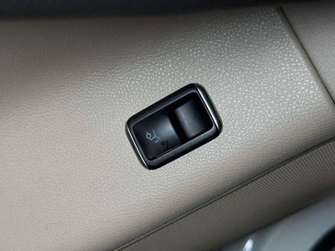 Used 2012 Mercedes-Benz ML 350 BlueTEC 4MATIC image 27