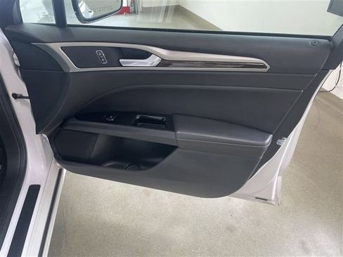 Used 2014 Ford Fusion SE w/ Equipment Group 202A FWD image 23
