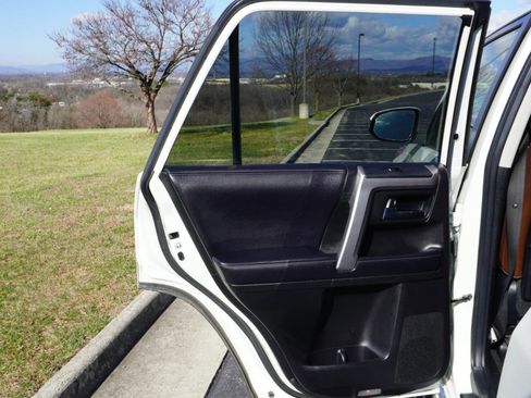 Used 2019 Toyota 4Runner Limited image 16