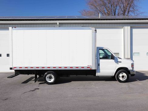 Used 2019 Ford E-350 and Econoline 350 Super Duty w/ Power Windows & Locks Group image 2