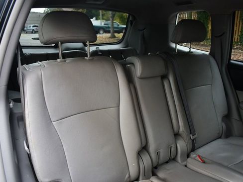 Used 2013 Toyota Highlander SE image 28