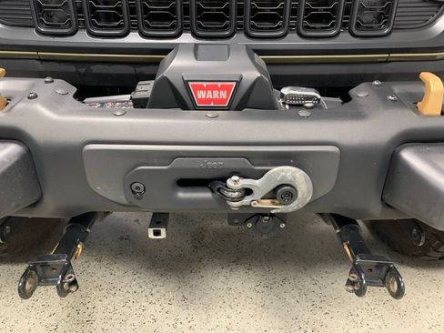 Used 2025 Jeep Wrangler Unlimited Rubicon 392 AWD/4WD image 3