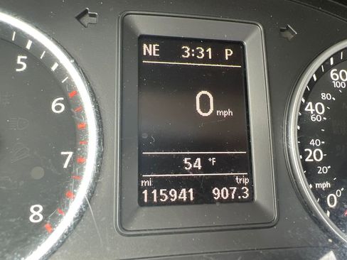 Used 2014 Volkswagen Tiguan S image 20