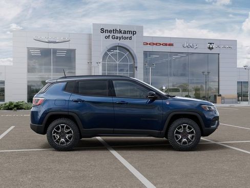 New 2026 Jeep Compass Trailhawk w/ Sun, Sound & Navigation Group image 21
