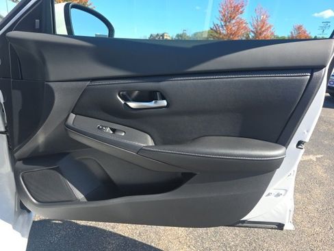 Used 2023 Nissan Sentra SV image 10