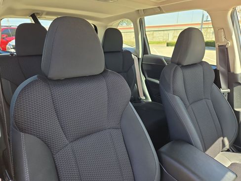 Used 2023 Subaru Forester Premium AWD/4WD image 32