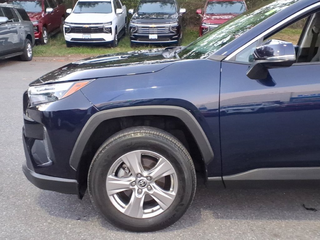 Used 2023 Toyota RAV4 XLE AWD/4WD image 7