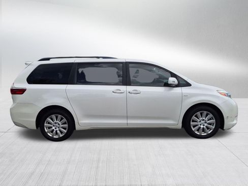 Used 2017 Toyota Sienna Limited AWD/4WD image 6