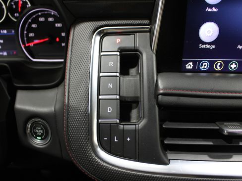 Used 2021 Chevrolet Tahoe RST w/ Luxury Package AWD/4WD image 16
