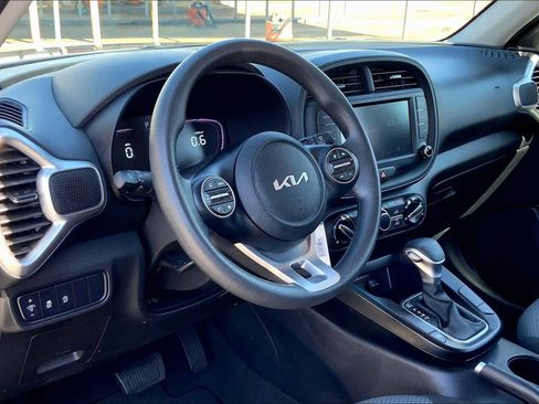 Used 2024 Kia Soul LX w/ Option Group 015 image 16