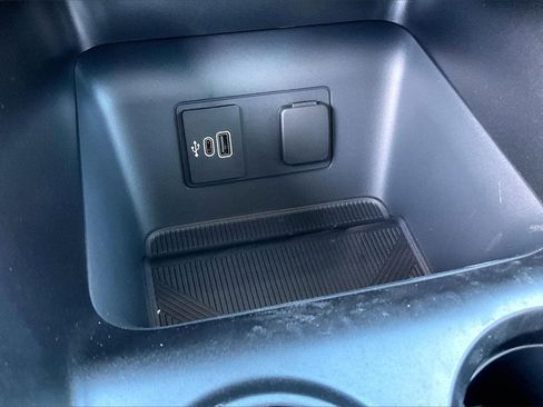 New 2026 Ford Explorer Active w/ Active Comfort Package image 18